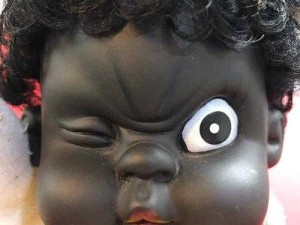 张开腿被8个黑人调教用玩具：一场打破偏见的意外成长