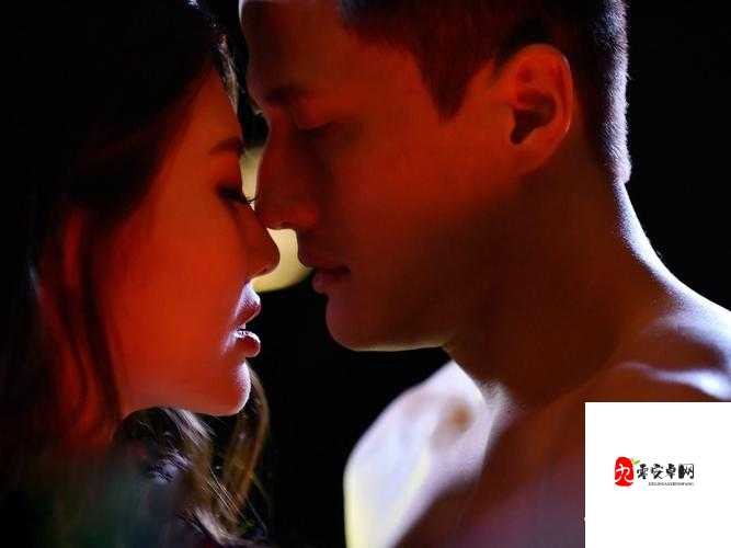 深喉按住头吞浓精男男事件背后:情感操控与人性尊严的终极拷问